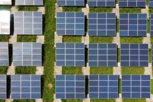 Firmy mohou získat energii z fotovoltaiky bez vstupní investice a snížit náklady na spotřebu o 18 %