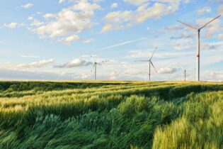 Klima-energetický plán se drží příliš při zemi, vláda nevyužila potenciál obnovitelných zdrojů